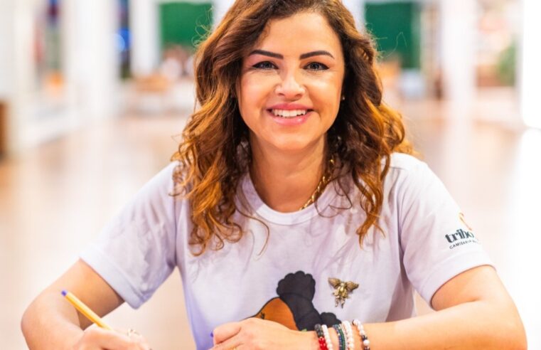 Lançamento do livro “Fale comigo como criança, por favorzinho” emociona o público