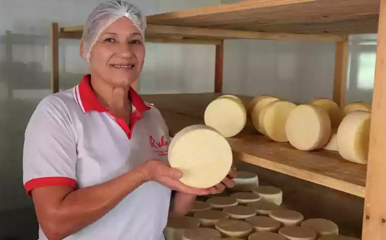 Porteirinha ensina como usar o queijo para vencer a seca