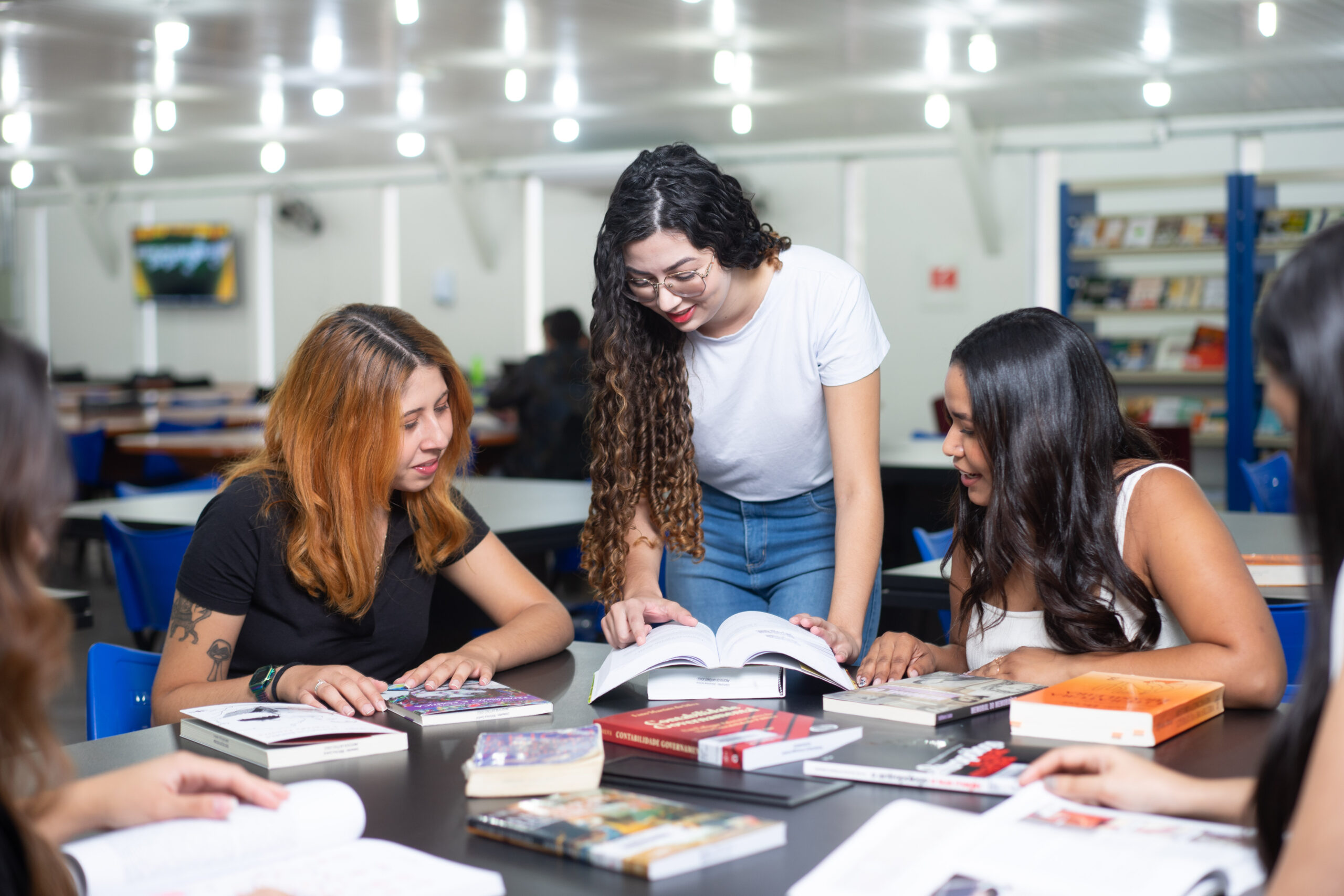 Divulgadas as obras indicadas para o Vestibular Próprio/2025 e para o PAES 