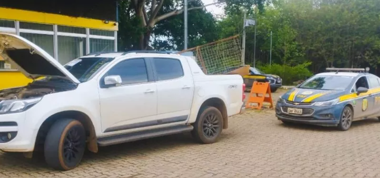 MONTES CLAROS | Caminhonete furtada em São Paulo é recuperada durante fiscalização da PRF na BR-251