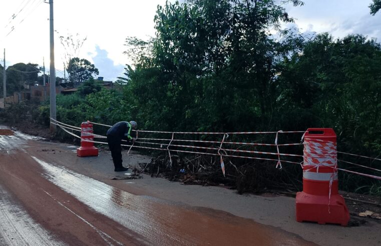 Defesa Civil vistoria pontos de alagamento após chuvas do fim de semana e confirma que não houve desabrigados em Montes Claros