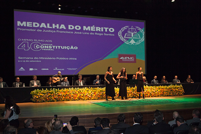 SEMANA DO MPMG 2024 | Presidente do Senado e mais oito personalidades recebem a Medalha Francisco Lins