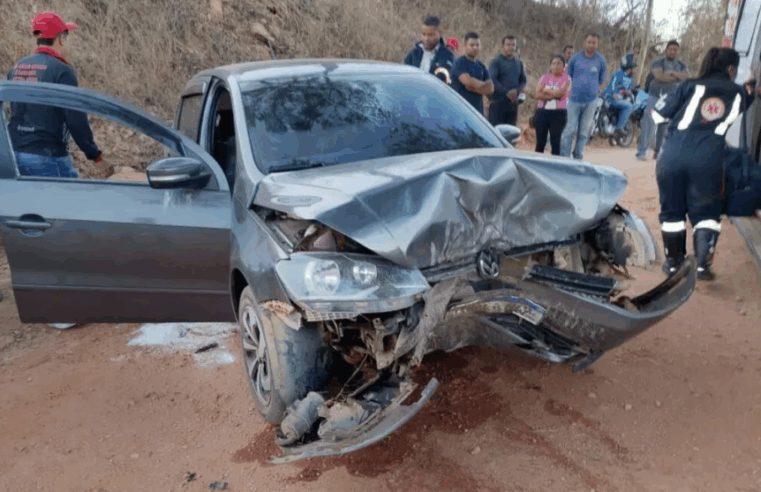 Após colisão com árvore, homem é socorrido em estado grave por helicóptero do SAMU em Porteirinha