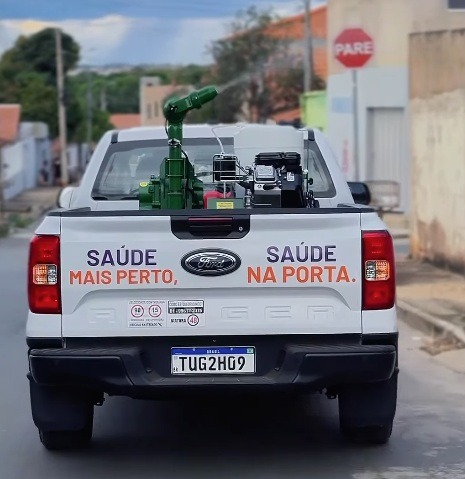 Montes Claros reforça combate aos mosquitos com carro fumacê