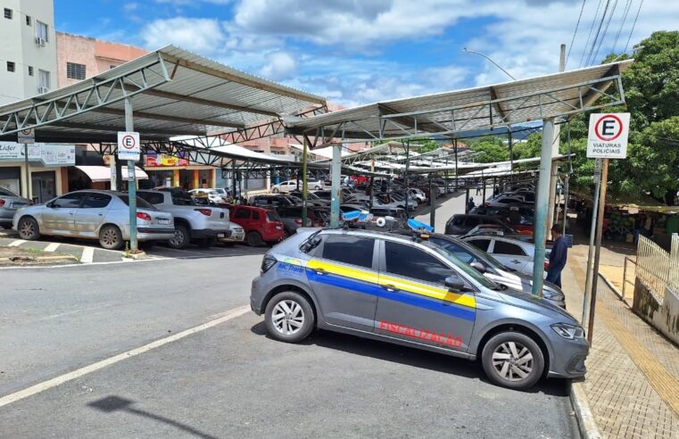 ÁREA AZUL DIGITAL | MCTrans orienta motoristas sobre novo aplicativo de estacionamento rotativo em Montes Claros