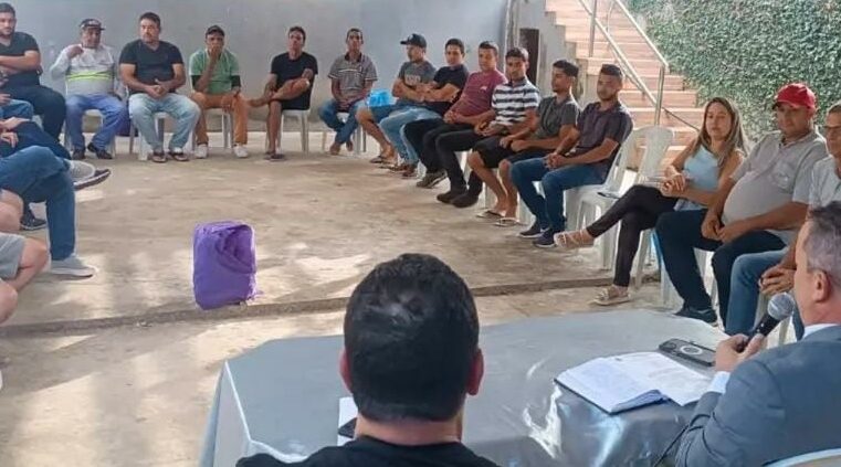 Rubelita promove reunião para conscientizar motoristas da frota oficial sobre responsabilidade no trânsito