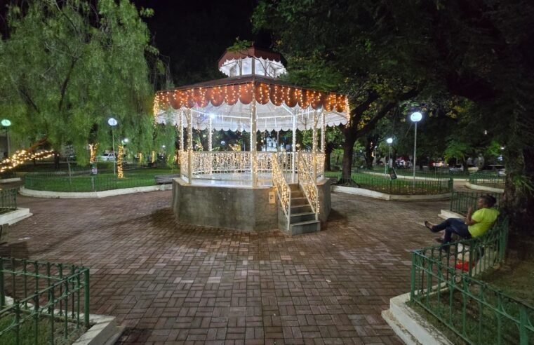 NOITE FELIZ! | Montes Claros vive natal de luz, encanto e emoção com circuito interativo, neve, cantatas e visita do Papai Noel