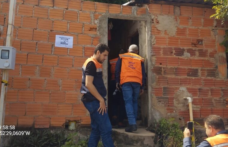 MONTES CLAROS | Defesa Civil interdita casa com risco de desabamento no bairro Santos Reis