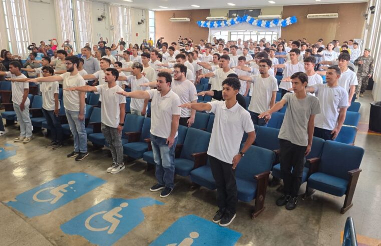 COMPROMISSO COM A PÁTRIA | Jovens de Montes Claros recebem Certificados de Dispensa de Incorporação do Serviço Militar e reafirmam valores de cidadania e respeito à Bandeira Nacional