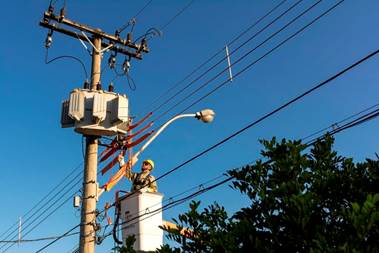 Cemig faz melhoria na rede elétrica do bairro Santo Inácio