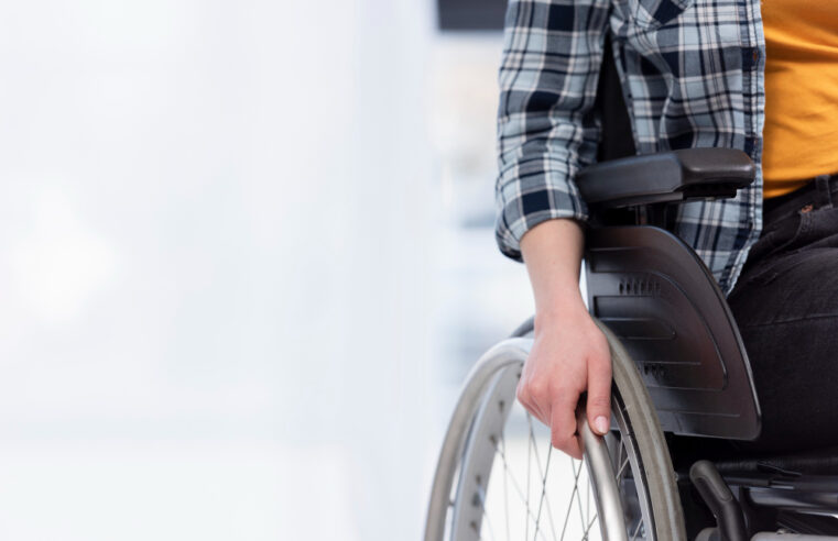 Prefeitura adquire cadeiras de rodas e andadores
