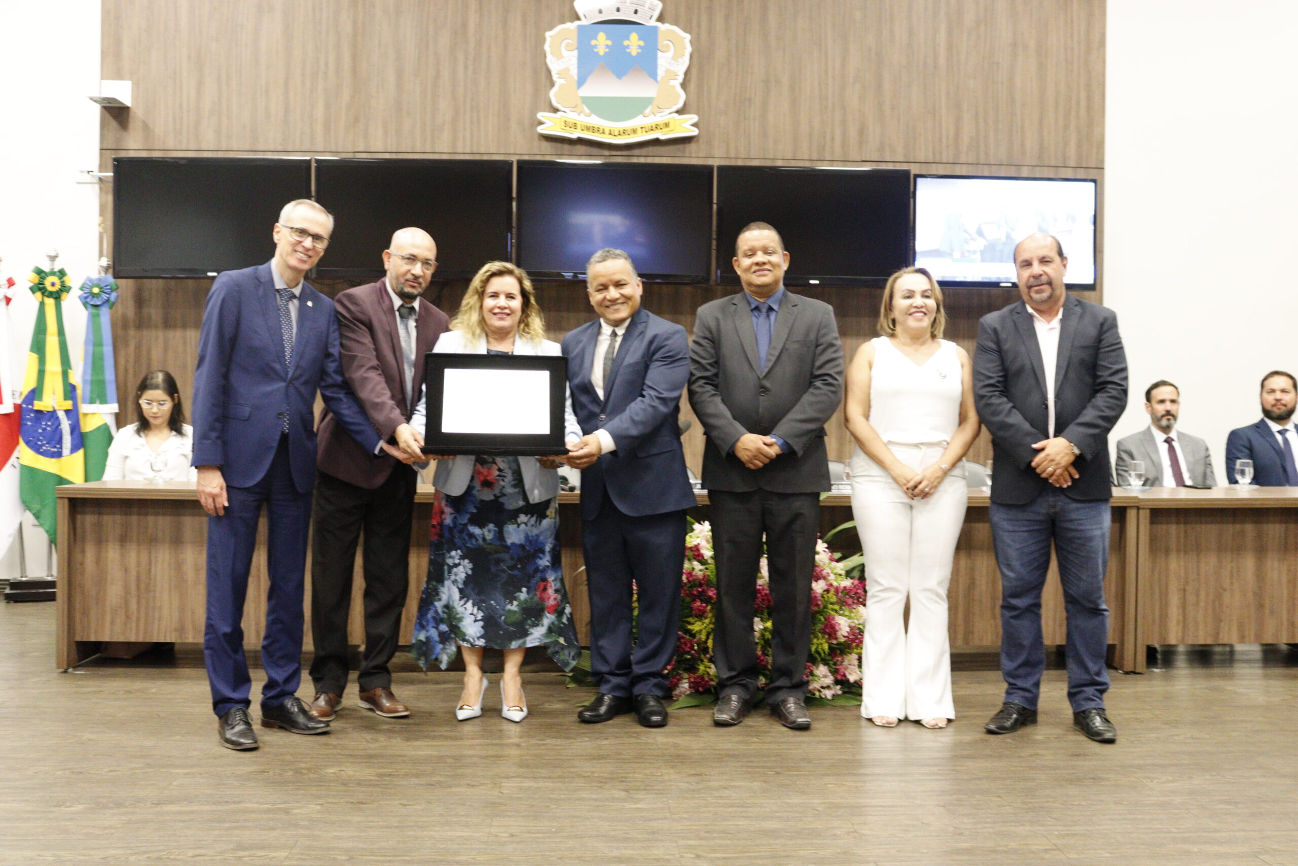 Em homenagem na Câmara, UFMG anuncia novos cursos em Montes Claros