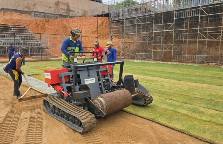 Plantio de grama começa no Estádio Municipal “Juvenção” e marca etapa decisiva da modernização da arena esportiva