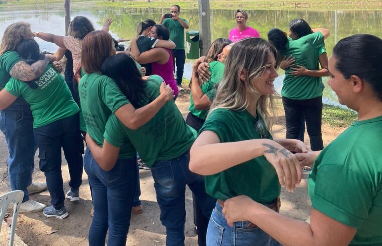 OUTUBRO ROSA UNE CUIDADO E CONSCIÊNCIA AMBIENTAL | Servidoras dos parques de Montes Claros participam de palestra sobre autocuidado e prevenção ao câncer de mama