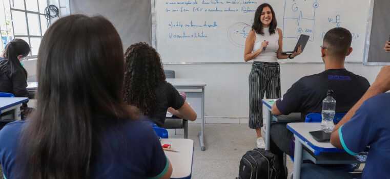 Educação de Minas apresenta novas diretrizes para o ensino médio a partir de 2025