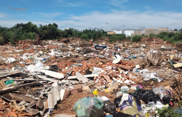 DESTINO CERTO: Prefeitura recolhe toneladas de resíduos no CASCO do bairro Acácias
