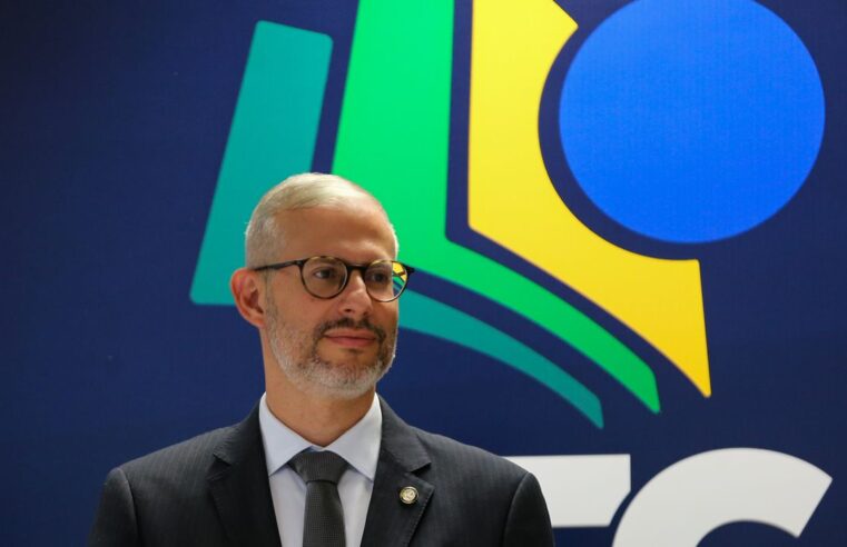 Brasil poderá ter “maior banco de dados sobre ensino”, diz ministro