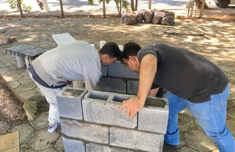 Resíduos de concretos de aulas práticas do curso de Engenharia Civil são transformados em bancos sustentáveis