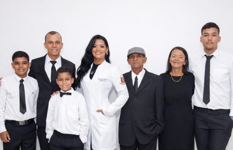 ENTREVISTA | DO ACOLHIMENTO À REALIZAÇÃO: a trajetória de superação da cirurgiã-dentista Kelly Salomão