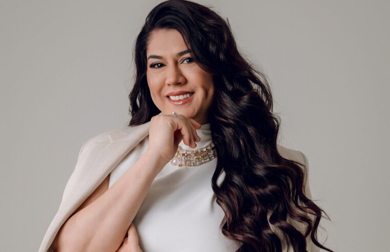 Montes-Clarense estampa a capa oficial da Revista Internacional “Mulheres que Brilham” em lançamento histórico em Minas Gerais