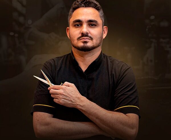 Workshop em Montes Claros capacita barbeiros com técnicas do renomado Adailton Brito