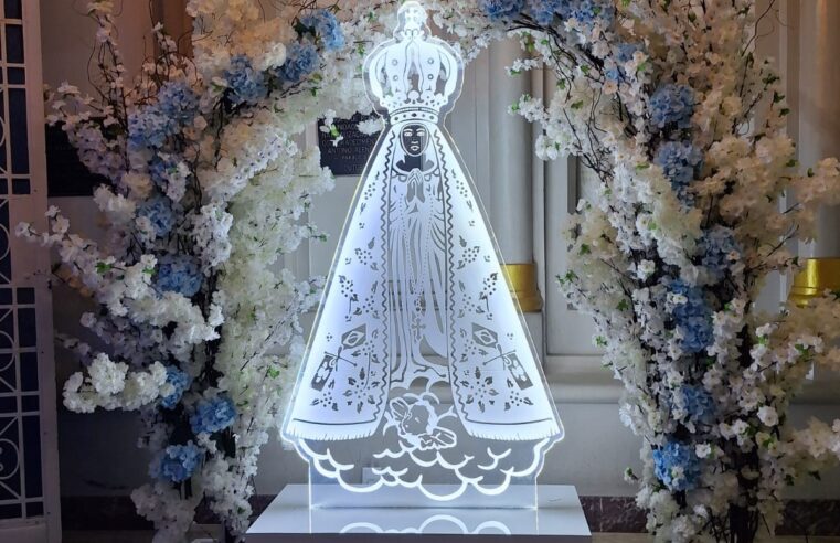 Lions Clube doa imagem iluminada de Nossa Senhora Aparecida nos 75 anos da Catedral de Montes Claros