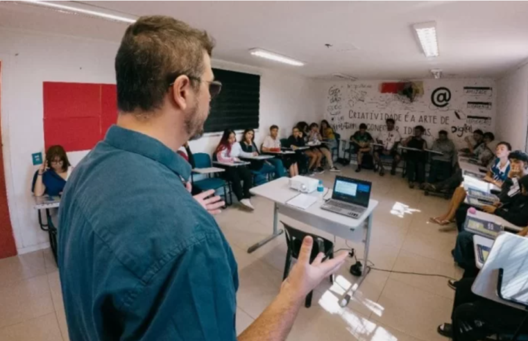 Projeto gratuito une educação financeira e produção cultural na formação de estudantes de escolas públicas