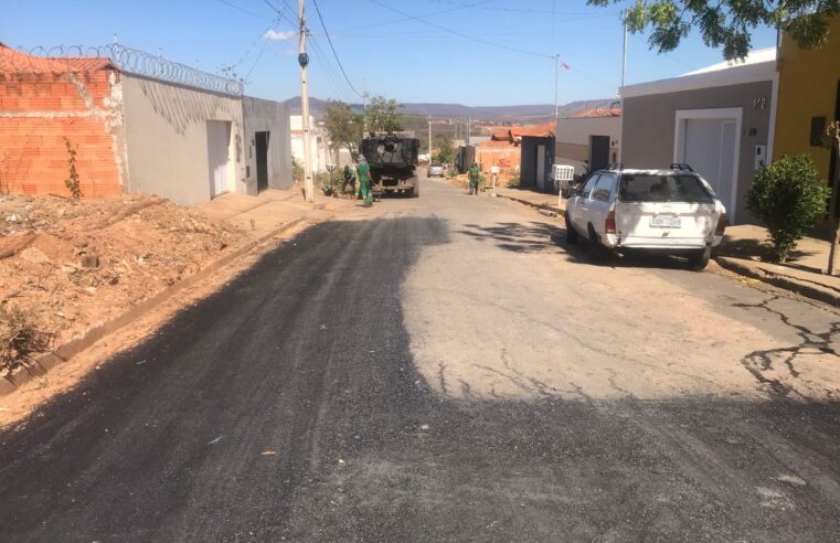 DANDO UMA GERAL NO SÃO LUCAS | Prefeitura de Montes Claros reforça operações de tapa-buracos e limpeza de bocas-de-lobo