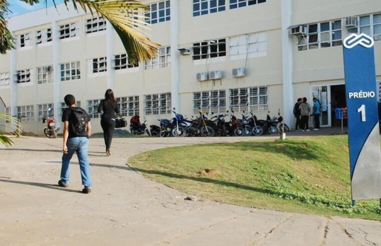 Jovens brasileiros dividem o dia-a-dia entre trabalho e os estudos