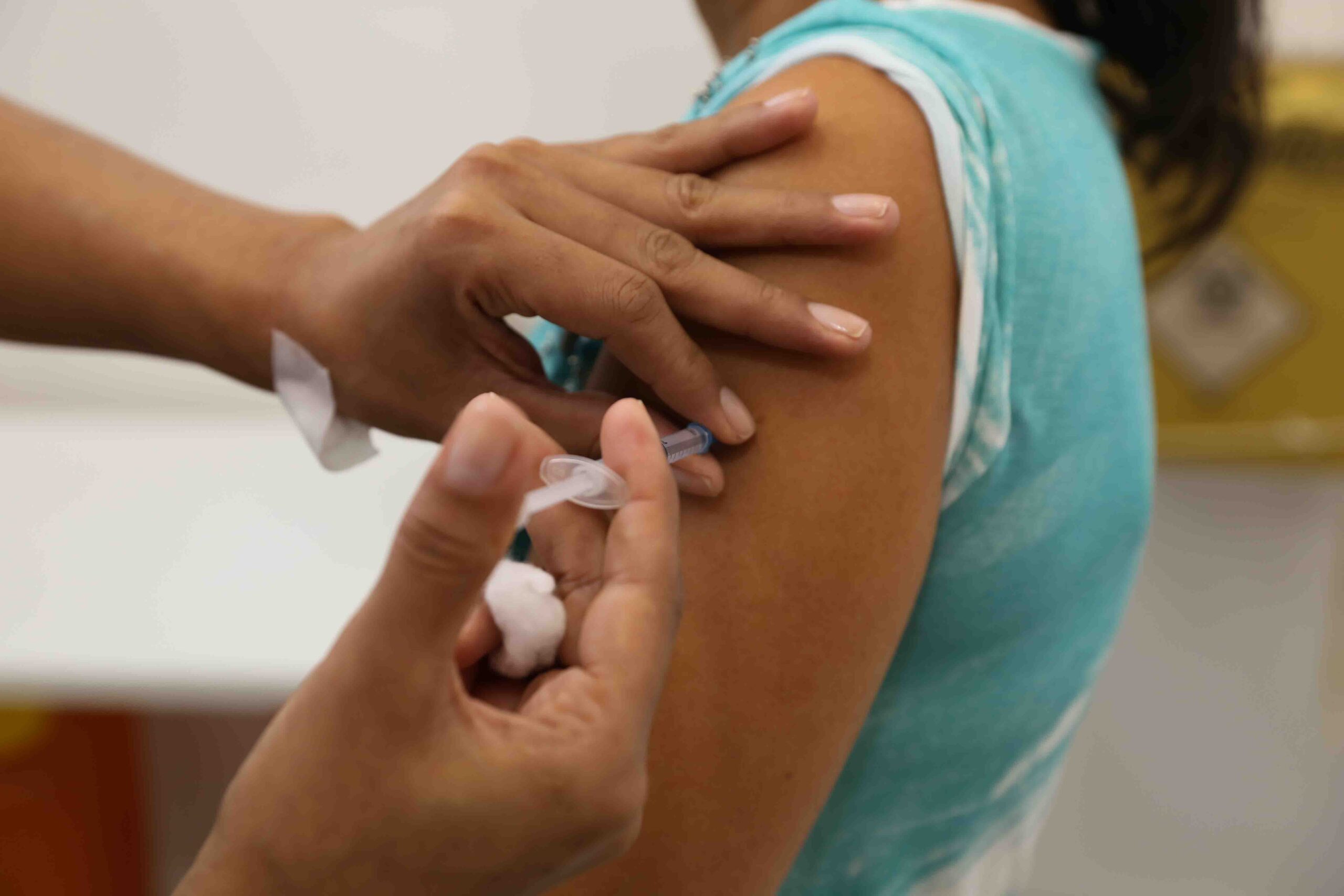 Estado inicia vacinação ampliada contra meningite no estado