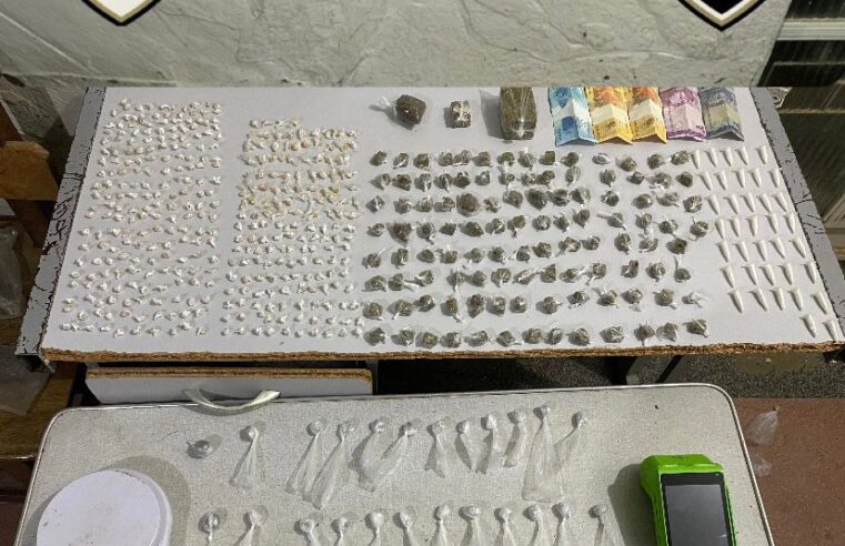 MONTES CLAROS | Polícia Militar prende suspeito e apreende grande quantidade de drogas no bairro Conferência Cristo Rei