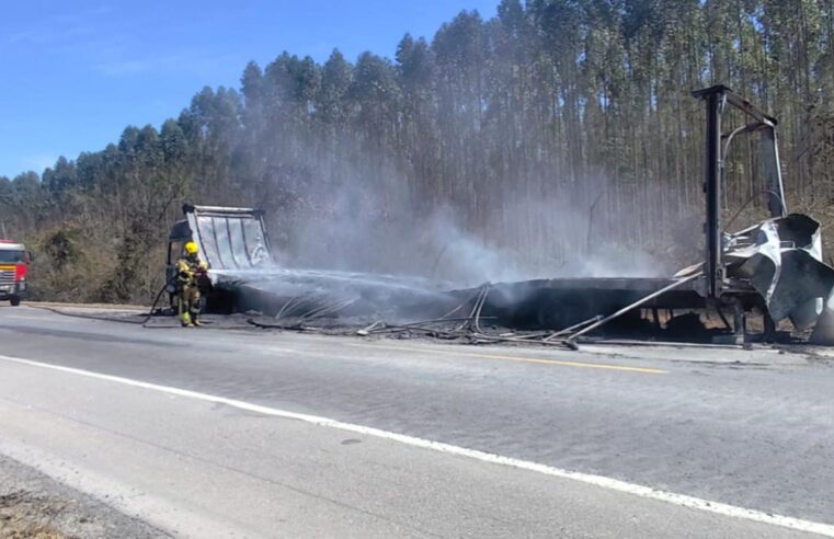 Incêndio em carreta na BR-251 reforça alerta sobre reincidência de acidentes no Norte de Minas