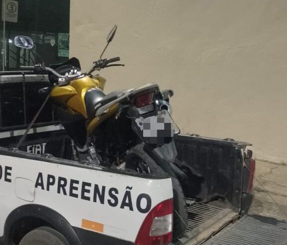 Jovem é preso com motocicleta adulterada e com registro de furto ou roubo