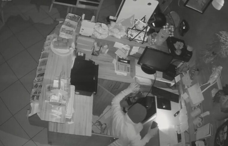 Lanchonete “Neguinhos Lanches” é alvo de assalto no bairro São Judas Tadeu