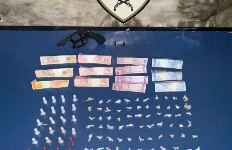 MONTES CLAROS | Polícia Militar prende suspeito por tráfico de drogas e apreende arma de fogo no bairro Village do Lago