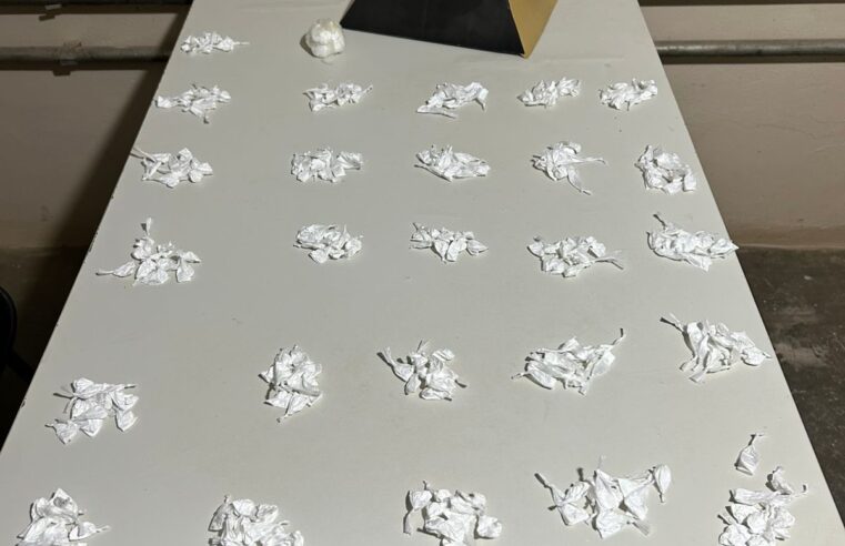 BAIRRO TANCREDO NEVES | Adolescente de 14 anos é apreendido com mais de 250 papelotes de cocaína