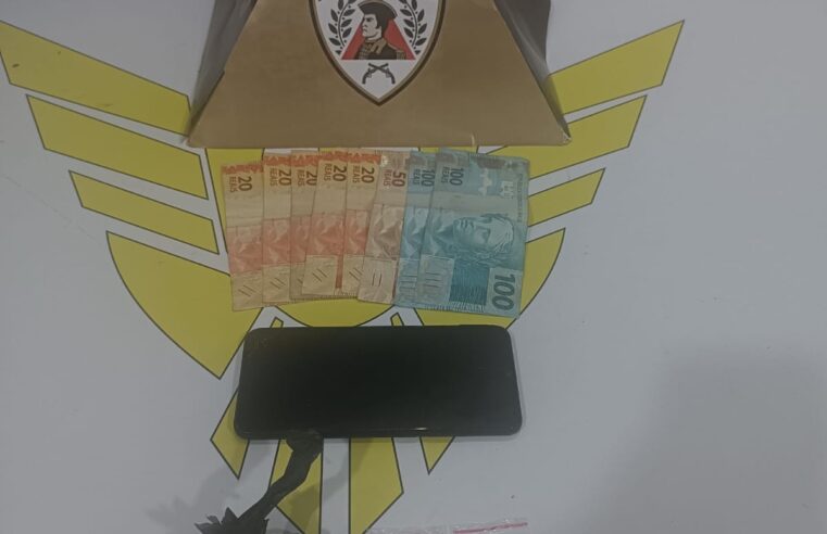 CURVELO | Polícia Militar apreende drogas e identifica suspeito após fuga durante operação
