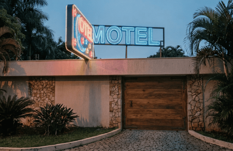 Homem é encontrado morto dentro de motel em Montes Claros