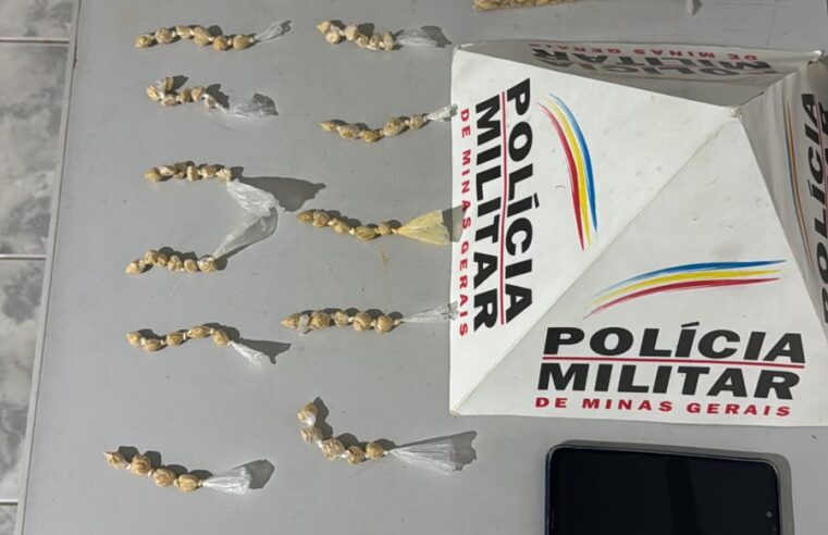 PEDRAS DE MARIA DA CRUZ | Polícia Militar prende suspeito e apreende substâncias semelhantes a drogas