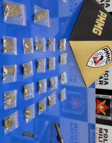 Polícia Militar apreende arma e grande quantidade de drogas na orla do Rio São Francisco, em Pirapora