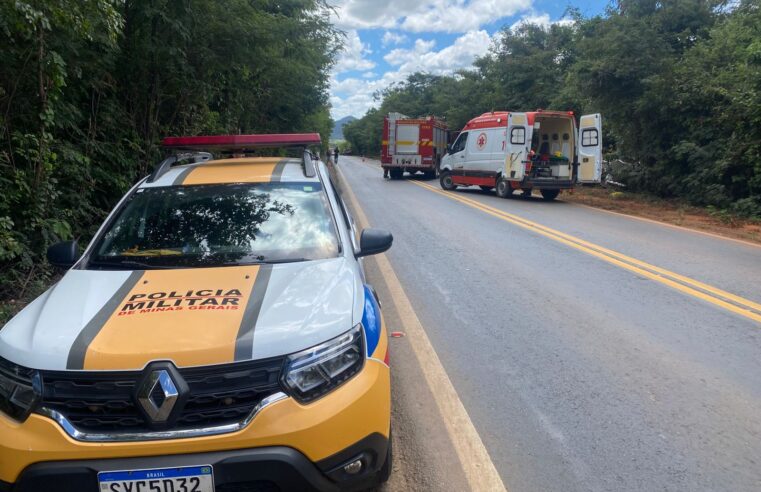 Colisão entre caminhonete e dois caminhões deixa motorista ferido na MGC-122, em Capitão Enéas