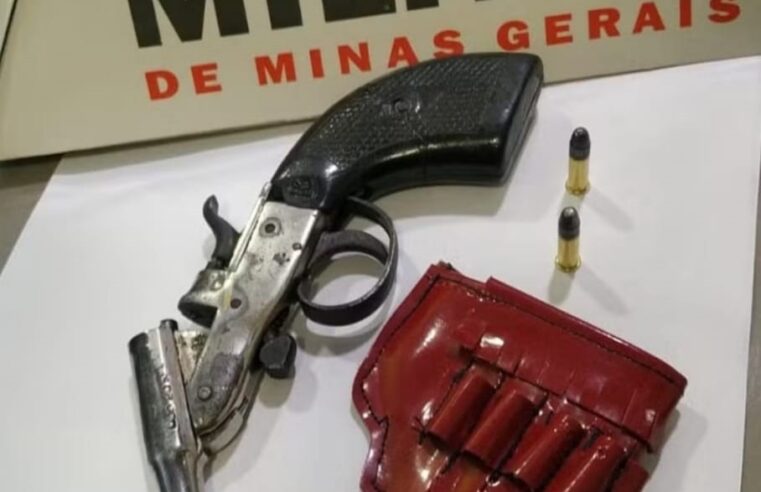 Homem é preso após ameaçar seus familiares de morte e atirar contra a PM, na zona rural de Porteirinha