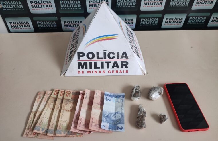 Polícia Militar e Polícia Penal apreendem drogas e prendem suspeita, em Bocaiúva