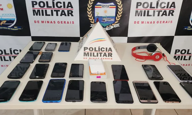 Grupo é detido suspeito de envolvimento em furto de celulares em Pirapora