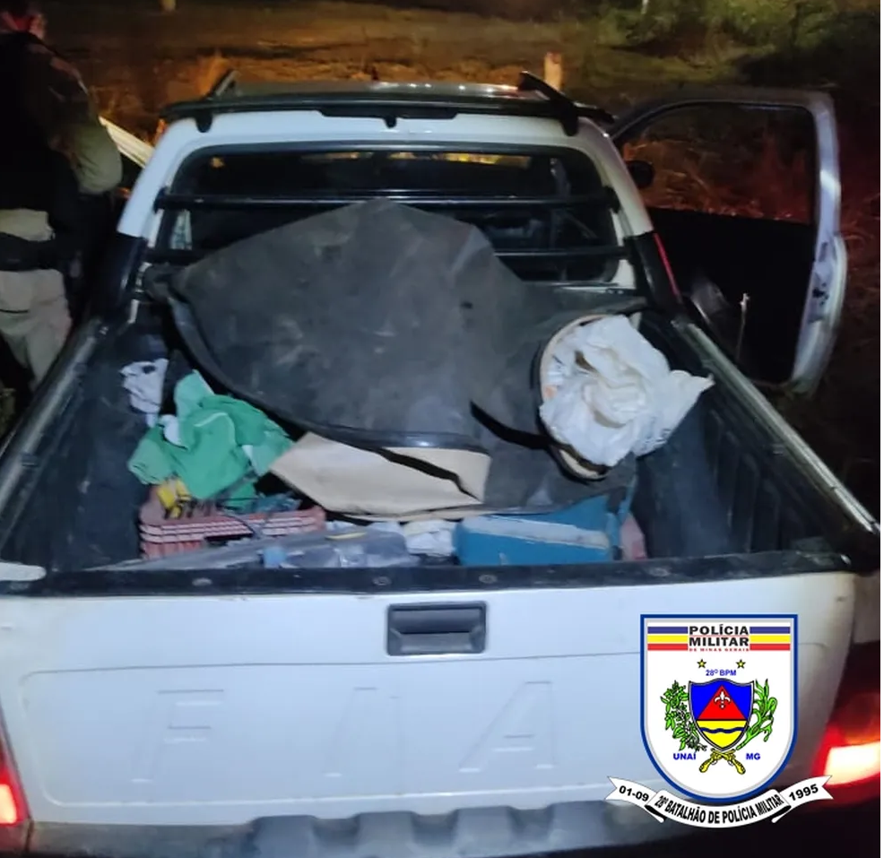 Motorista que transportava materiais furtados é preso após desobedecer ordem de parada