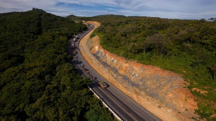 ATENÇÃO MOTORISTAS | Detonação de rochas vai interditar totalmente trecho da BR-135, em Bocaiúva
