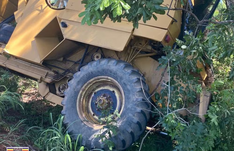 Motorista de colheitadeira morre após bater em árvore na MGC-496