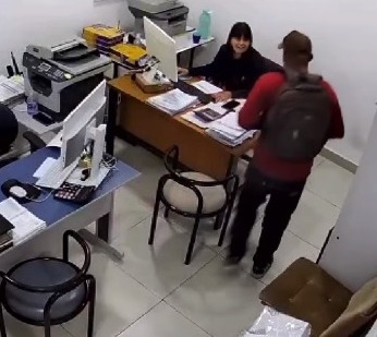 Assaltante rouba R$ 8 mil de clínica oftalmológica em Montes Claros