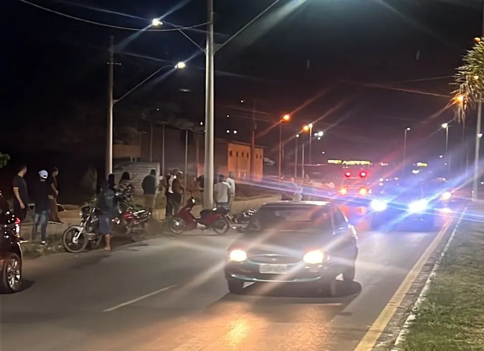 Motociclista morre após colidir contra poste em Montes Claros