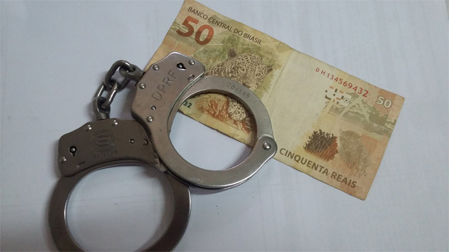 Motorista tenta subornar militares com R$ 50,00
